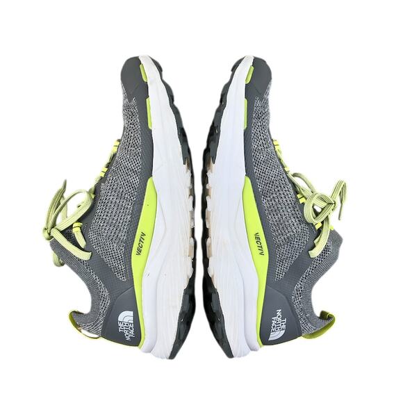 Athletic_Shoes